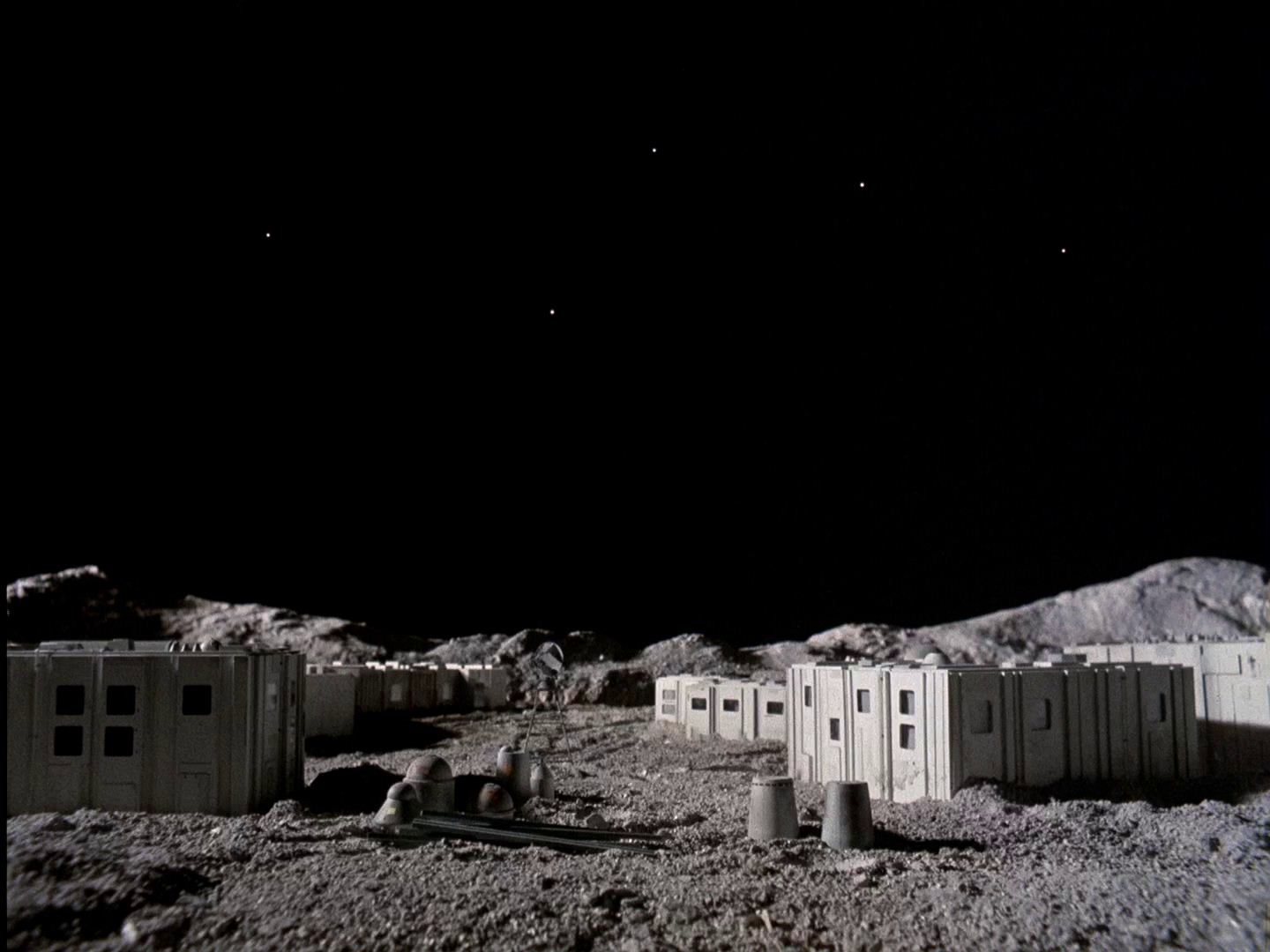 Лунная база 8. Подземные лунные базы. Военная база на обратной стороне Луны. Лунная база хоррор. Moonbase Alpha.